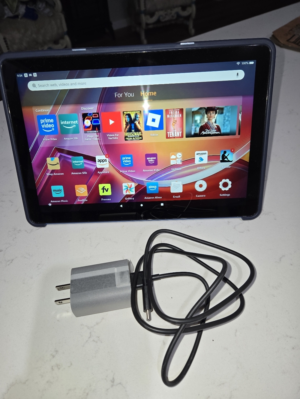 Amazon Fire HD 10 Tablet With Case